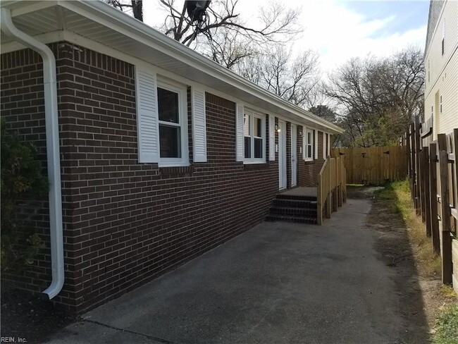 Photo - 8021 Ransom Rd