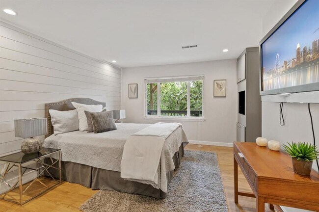 Photo - 30 Knollcrest Rd