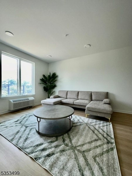 Photo - 321 E 3rd St Unidad 227