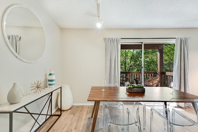 Photo - Landmark at Barton Creek