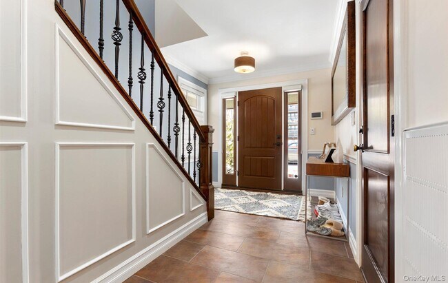 Photo - 847 E Broadway