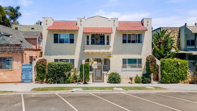 Photo - 442 Cedar Avenue