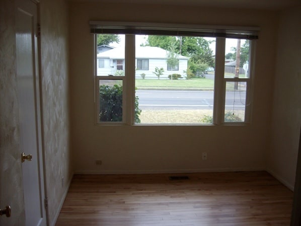 Photo - Large house in SW Eugene with forced air h...