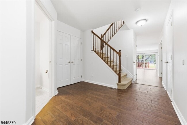 Photo - 73 Castleton Rd