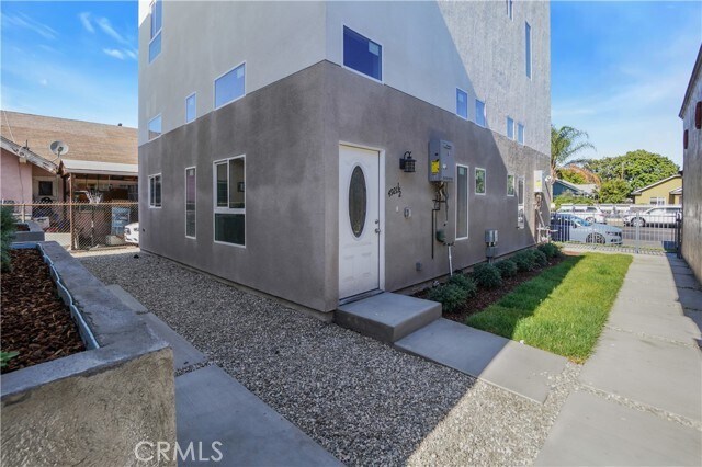 Building Photo - 4921 Normandie Ave Rental