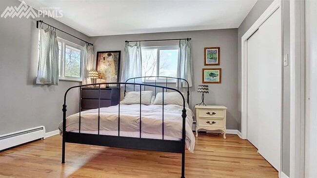 Photo - 719 E Madison St