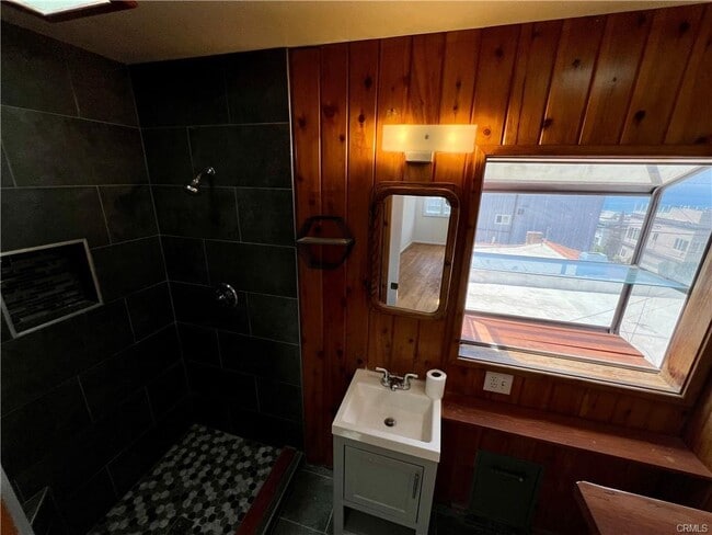 Photo - 3217 Alma Ave