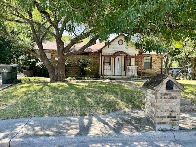 Photo - 1128 Field St