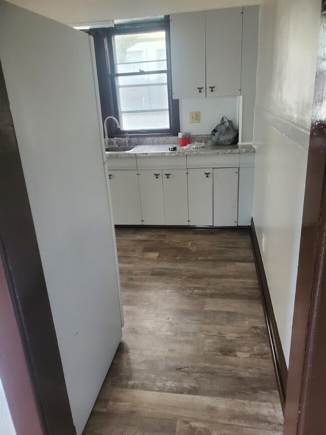 Photo - 601 W Cedar St