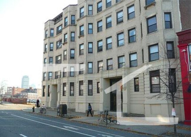 Photo - KENMORE - 3 Bedroom Apt - 9/1/2026