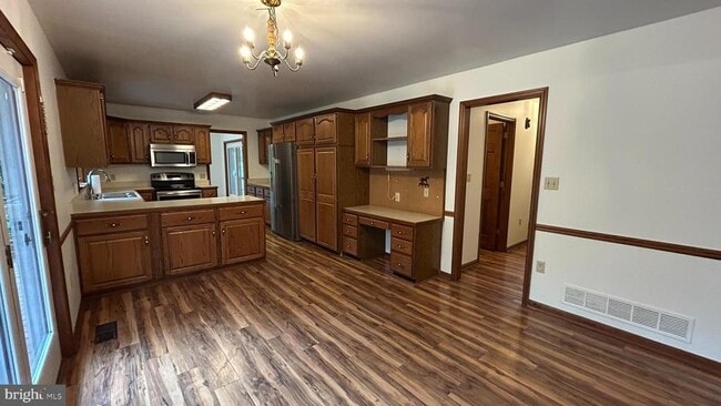 Photo - 1039 Elwood St