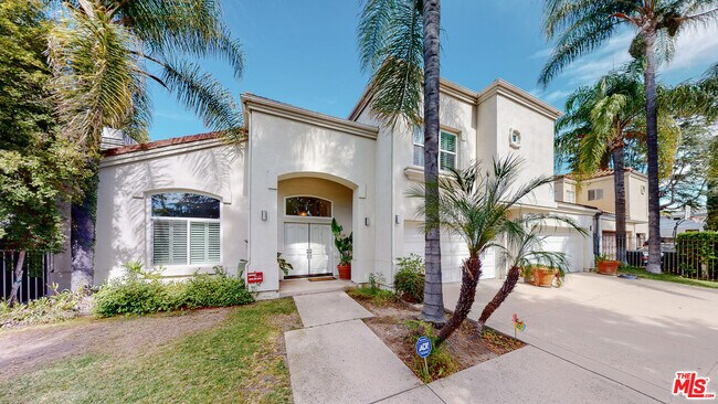 Photo - 4950 Densmore Ave