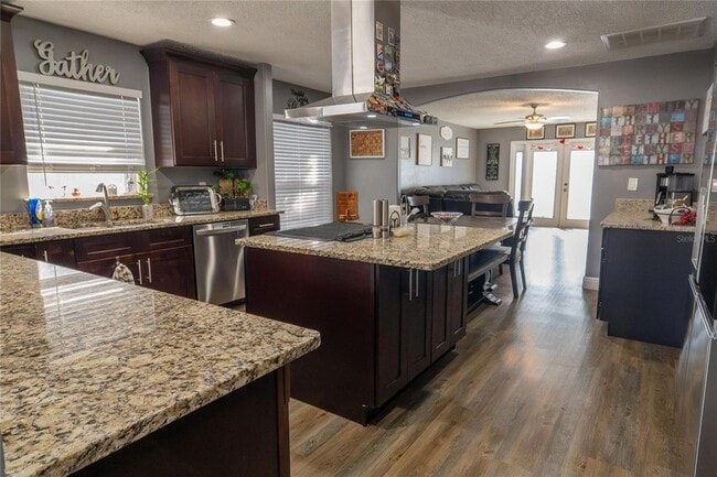 Photo - 1038 Singleton Cir