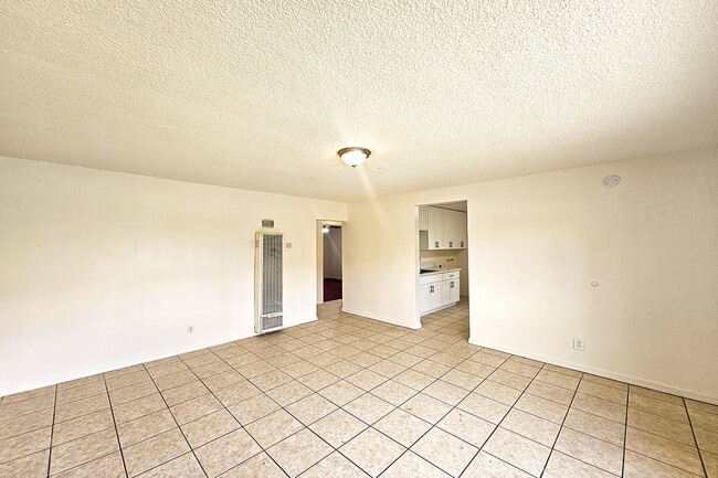 Photo - 1214 E 82nd St