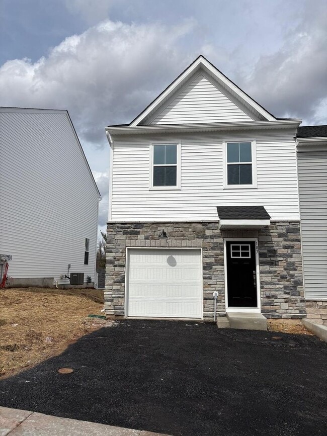 Photo - 107 Abramo Victor Dr