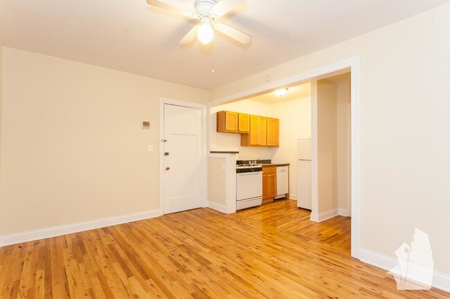 Photo - 837 W Wolfram St