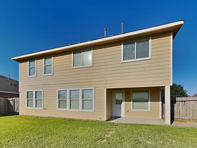 Photo - $750 Off Second Full Month rent if leased ...