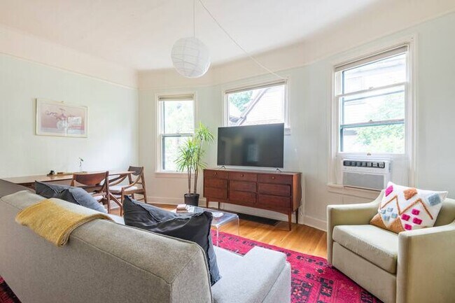 Photo - 1320 SE 28th Ave Unit Lower