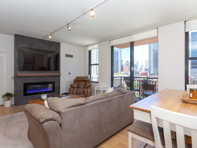 Photo - 330 N Jefferson St Unit 904