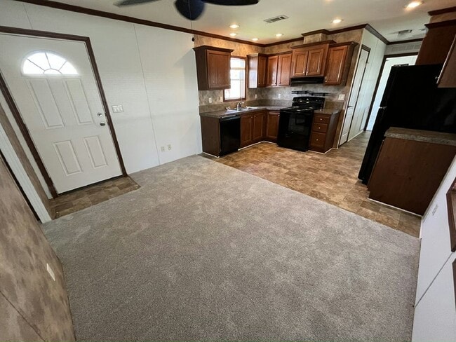 Photo - 757 Harbor Cir