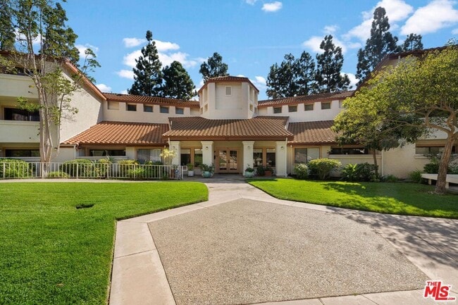Building Photo - 501 Palisades Dr Unit Casa Gateway Rental