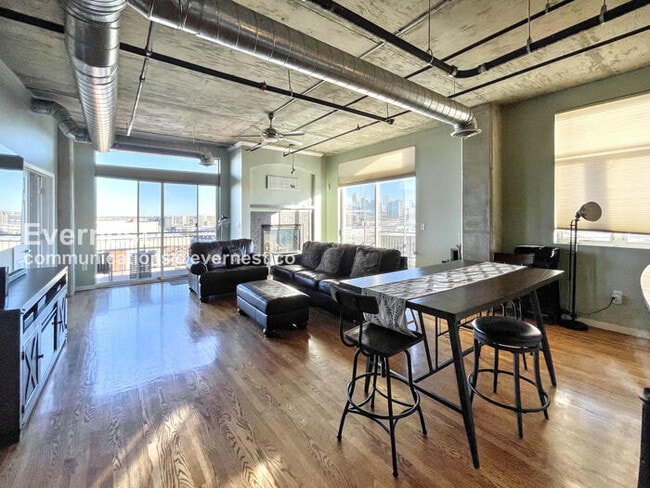 Photo - 3201 Shoshone St Unit 301