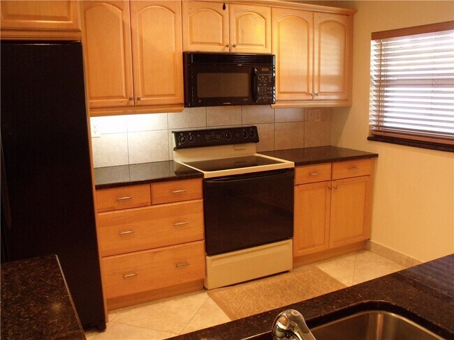 Photo - 2761 SW 33rd Ct Unit 2