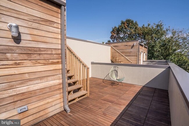 Photo - 446 Ridge St NW