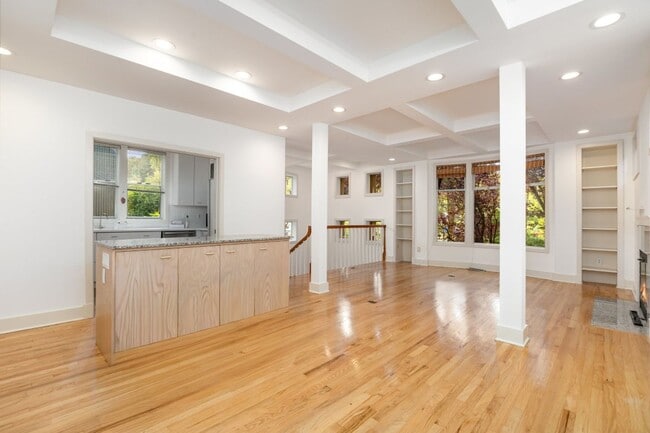 Photo - 3Bd/3Ba Seattle House