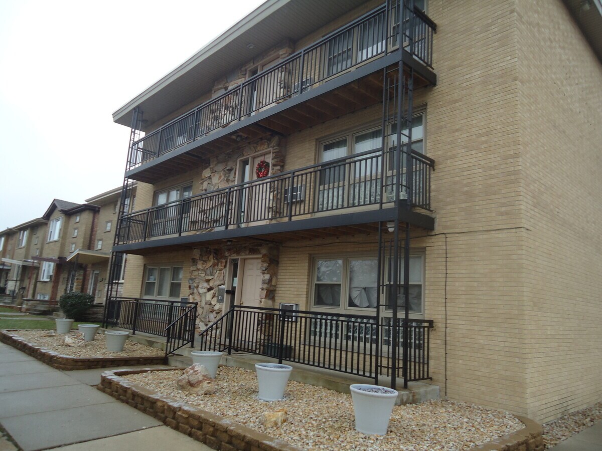 Photo - 2309 W 119th St Unit 6