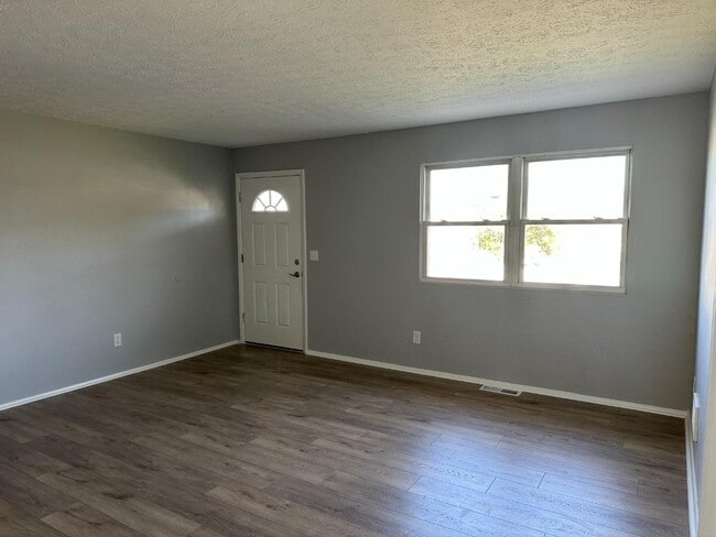 Photo - 1545 Meredith Dr