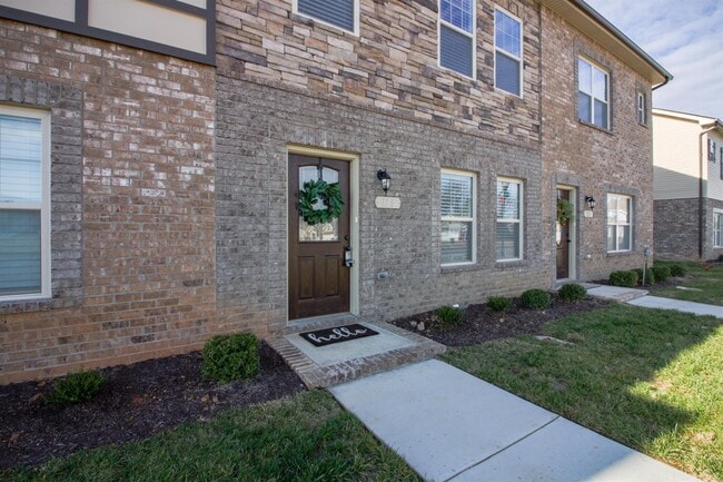 Photo - 169 Dundee Dr