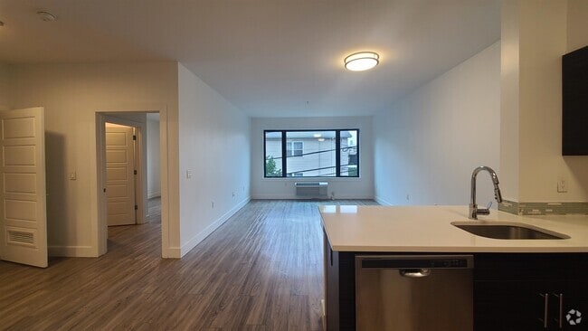 Building Photo - 5711 Washington St Unit 202 Rental