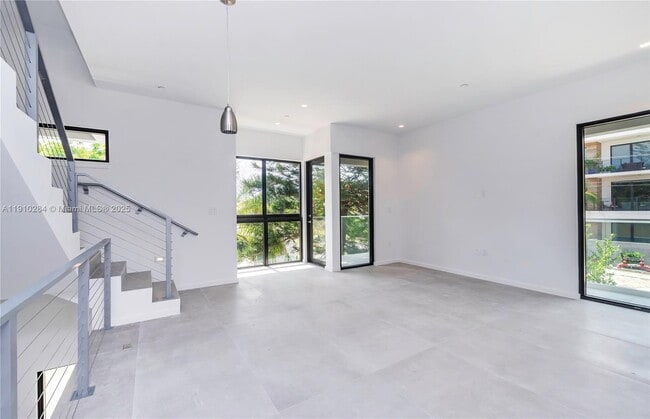 Building Photo - 3258 Bird Ave