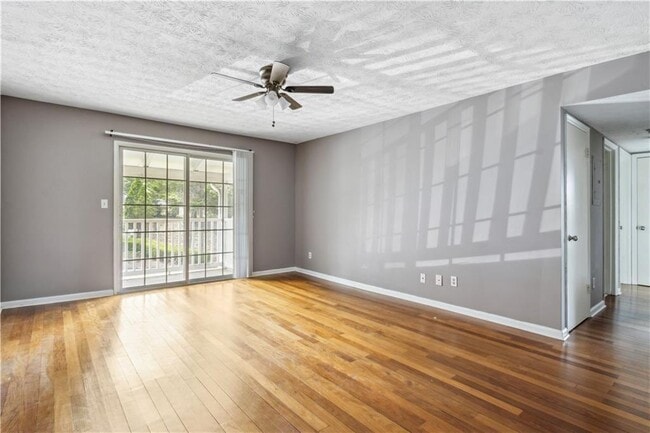 Photo - 3155 7 Pines Ct NW Unit 303
