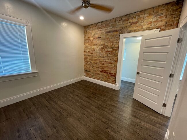 28-1 bedroom - 22-38 D St Unit 28-1