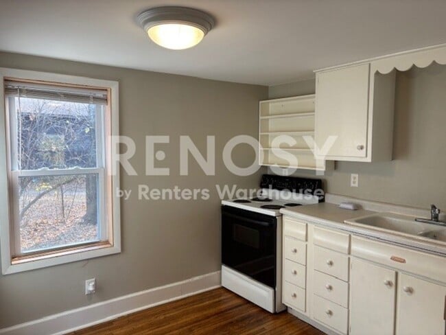 Photo - 305 1st Ave S