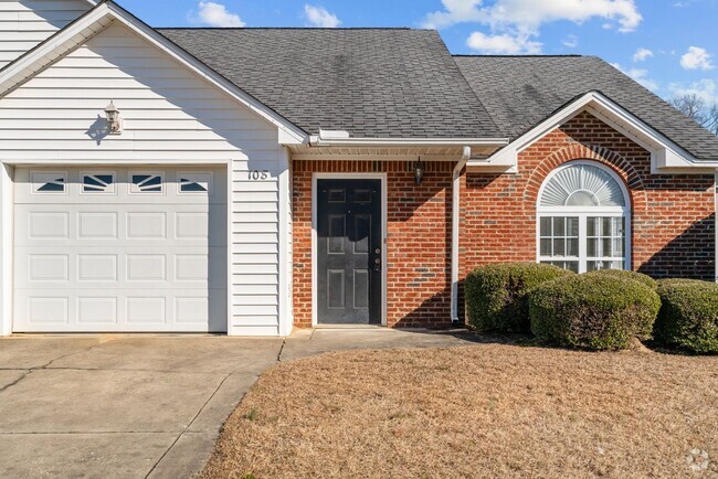 Building Photo - Newly Remodeled 2 Bedroom 2 Bath Duplex Rental