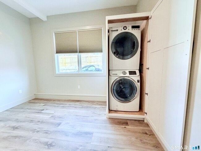 Photo - 29 E Main St Unidad B3