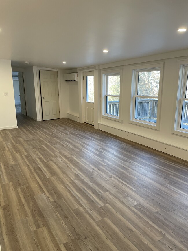 Sala de estar - 2560 U.S. 9 Unidad B