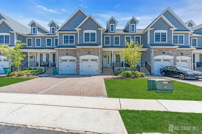 Photo - 10 McCormick Ave N Townhome