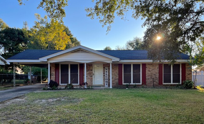Photo - 713 Ynestra Dr House