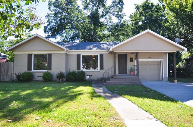 Photo - 3918 Hawick Ln House