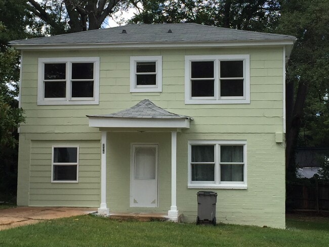 Building Photo - 206 Byron Hurst St