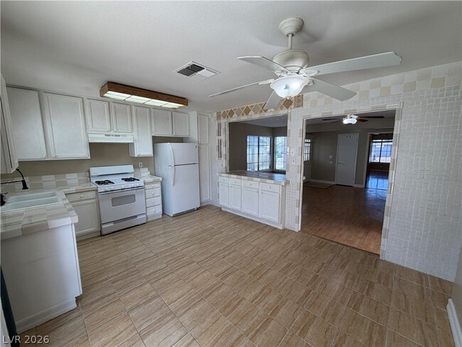 Photo - 1912 Harvest Dr