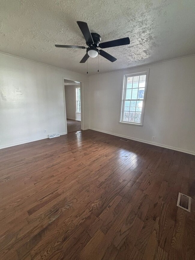 Photo - 836 W Sprague St