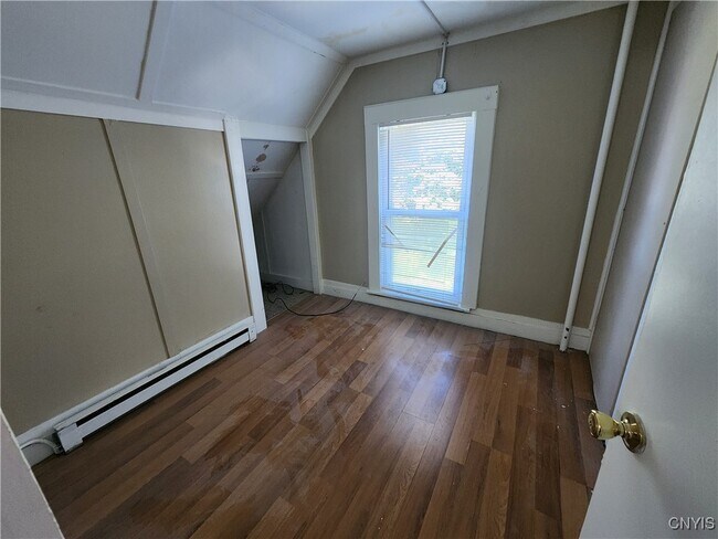 Photo - 927 State St