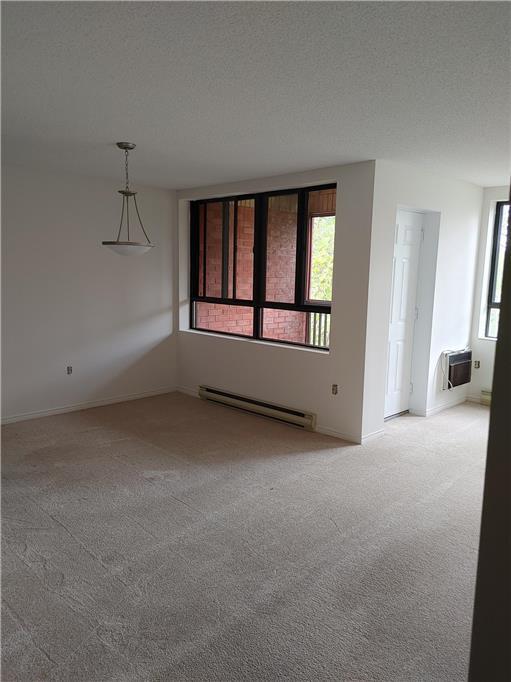 Photo - 1371 Commissioners Rd W