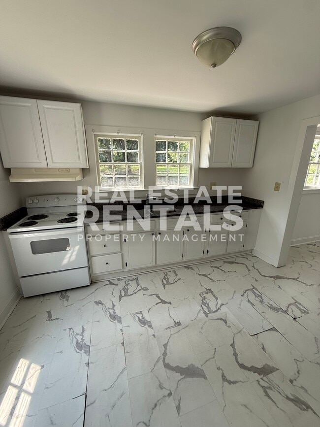 Photo - 1224 Robinson Ave