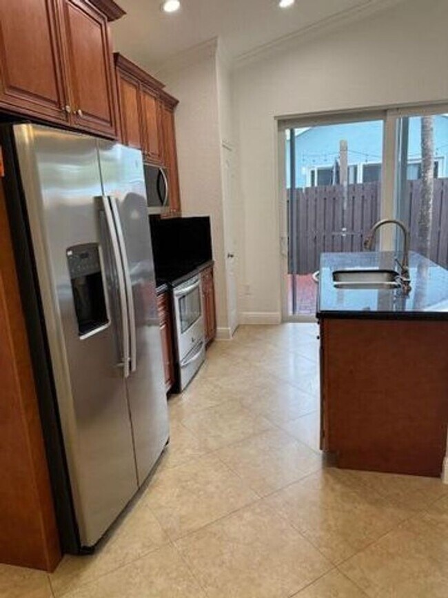 Photo - 3201 John's Pl